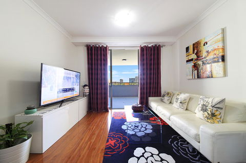 Sydney Apartment Close To Airport & CBD - Accommodation Redcliffe 3