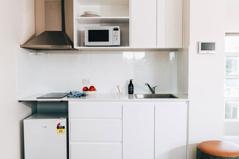 UKO Stanmore - Accommodation Redcliffe 2