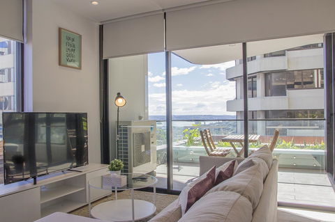 Cozy Apartment With Harbour Bridge View In Bondi - Accommodation Redcliffe 1