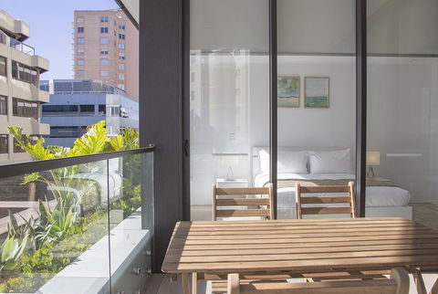 Cozy Apartment With Harbour Bridge View In Bondi - Accommodation Redcliffe 6