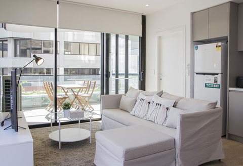 Cozy Apartment With Harbour Bridge View In Bondi - Accommodation Redcliffe 0