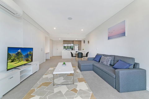 Stylish And Neat Two Bed Apartment In Wentworth Point - Accommodation Redcliffe 1