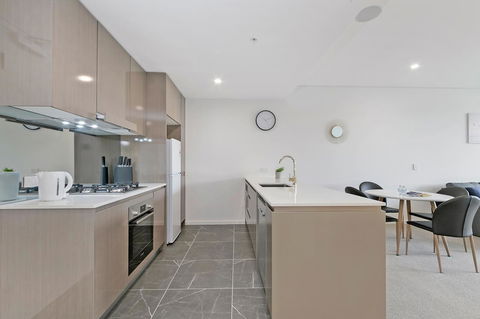 Stylish And Neat Two Bed Apartment In Wentworth Point - Accommodation Redcliffe 5