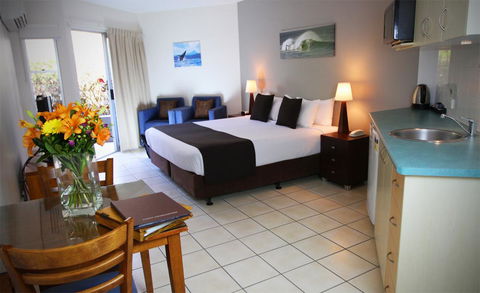 The Byron Beachcomber - Accommodation Redcliffe 7