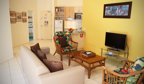 The Byron Beachcomber - Accommodation Redcliffe 24