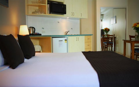 The Byron Beachcomber - Accommodation Redcliffe 8