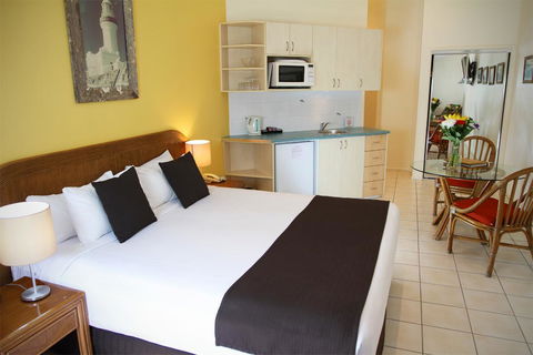 The Byron Beachcomber - Accommodation Redcliffe 18