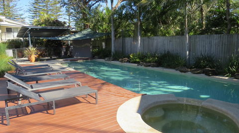The Byron Beachcomber - Accommodation Redcliffe 0