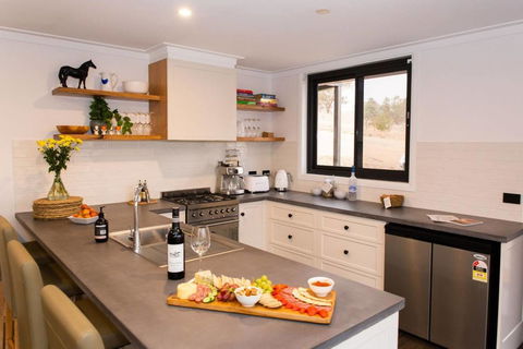 Belisi Farmstay Cottage - Accommodation Redcliffe 4