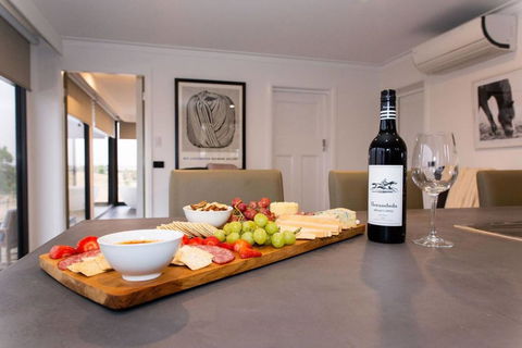 Belisi Farmstay Cottage - Accommodation Redcliffe 8
