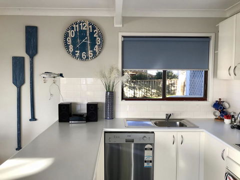 Lakeview Cottage - Accommodation Redcliffe 2