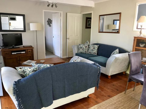 Lakeview Cottage - Accommodation Redcliffe 8