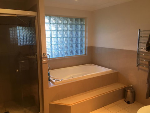 OceanScape Luxury Beachfront Villas - Accommodation Redcliffe 2
