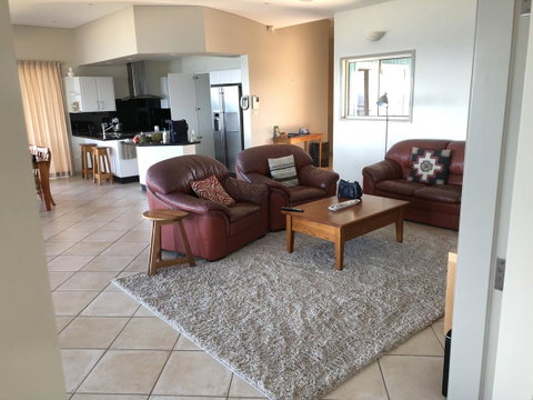 OceanScape Luxury Beachfront Villas - Accommodation Redcliffe 8
