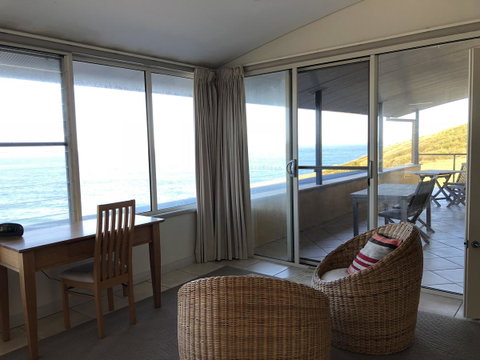 OceanScape Luxury Beachfront Villas - Accommodation Redcliffe 6