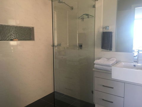Sydney Amazing Holiday Home Bridal BnB - Accommodation Redcliffe 12
