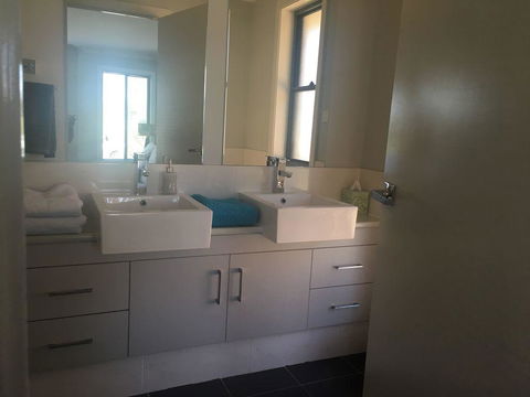 Sydney Amazing Holiday Home Bridal BnB - Accommodation Redcliffe 10