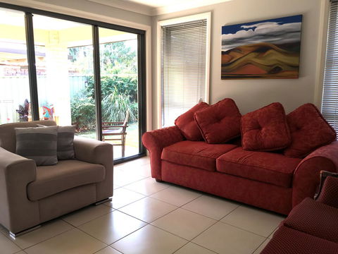 Sydney Amazing Holiday Home Bridal BnB - Accommodation Redcliffe 0