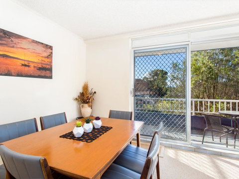 Aquarius 9 - Accommodation Redcliffe 13