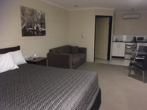 Balranald Club Motel - Accommodation Redcliffe 4