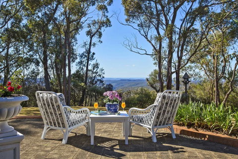 Mountainside B & B - Accommodation Redcliffe 0