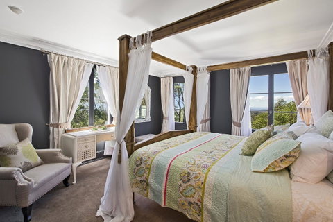 Mountainside B & B - Accommodation Redcliffe 13