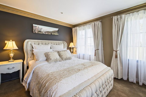 Mountainside B & B - Accommodation Redcliffe 18