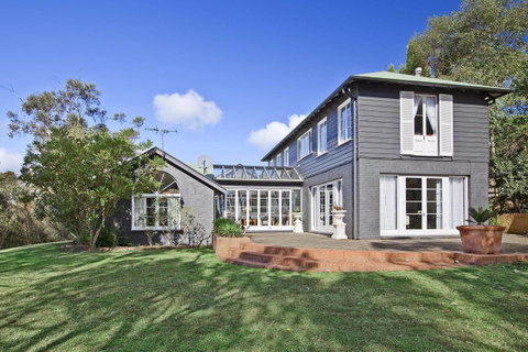 Mountainside B & B - Accommodation Redcliffe 11