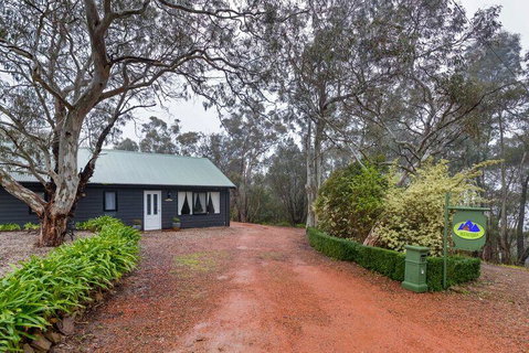Mountainside B & B - Accommodation Redcliffe 27