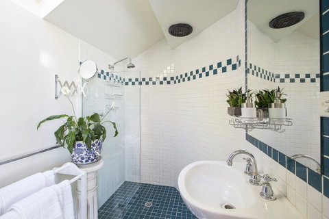 Mountainside B & B - Accommodation Redcliffe 19