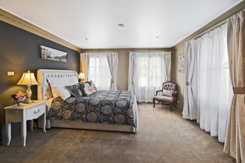 Mountainside B & B - Accommodation Redcliffe 21