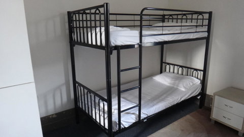 Clover Backpackers - Accommodation Redcliffe 35