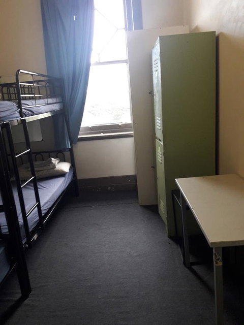 Clover Backpackers - Accommodation Redcliffe 13