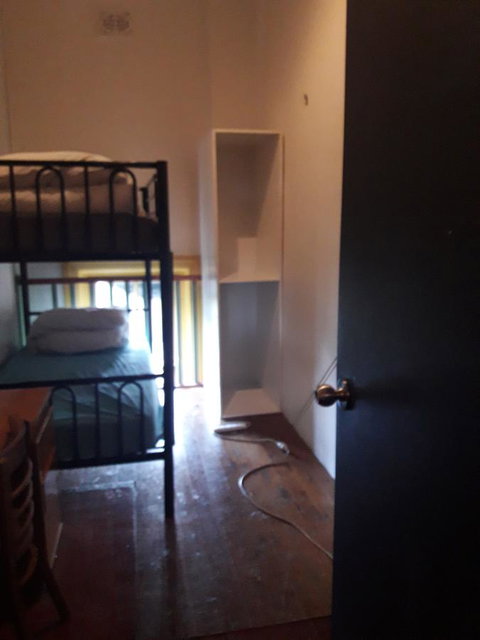 Clover Backpackers - Accommodation Redcliffe 17