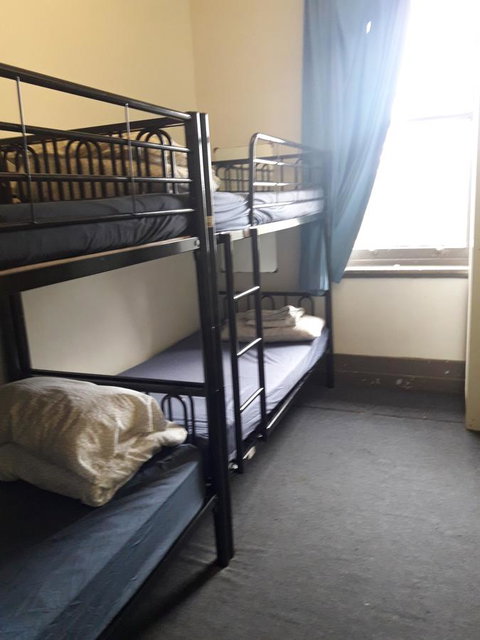 Clover Backpackers - Accommodation Redcliffe 16