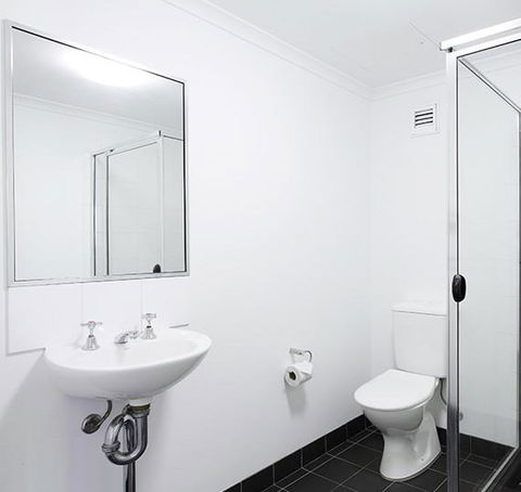 Sydney University Village - Accommodation Redcliffe 1