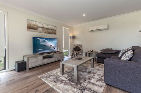 Horizons Retreat & Golf, Villa 133 - Accommodation Redcliffe 1