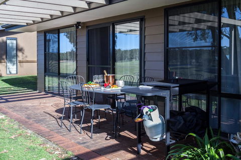 Horizons Retreat & Golf, Villa 133 - Accommodation Redcliffe 16