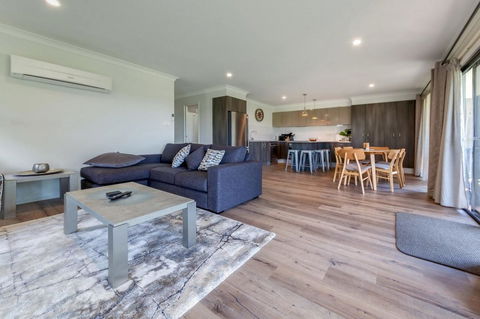 Horizons Retreat & Golf, Villa 133 - Accommodation Redcliffe 3