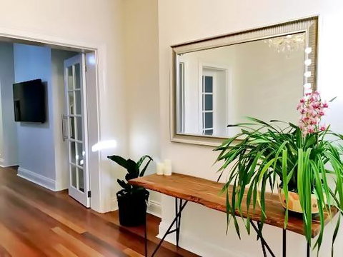 The Rocksberry - Accommodation Redcliffe 0