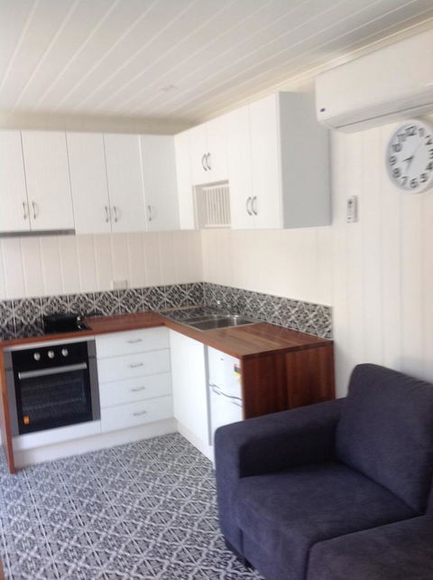 Hideaway Holiday Apartments - Accommodation Redcliffe 8