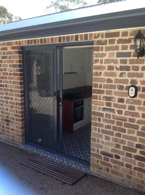 Hideaway Holiday Apartments - Accommodation Redcliffe 3