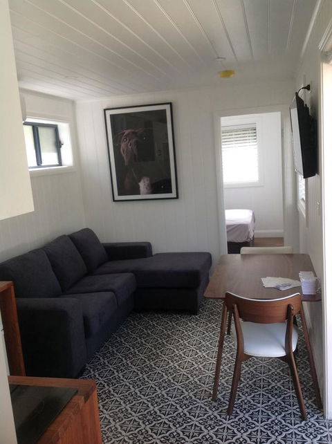 Hideaway Holiday Apartments - Accommodation Redcliffe 5