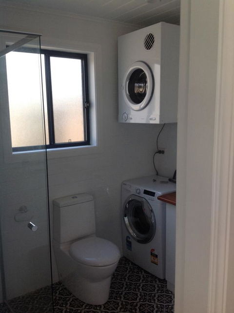 Hideaway Holiday Apartments - Accommodation Redcliffe 6