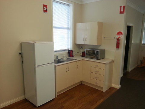 The Old Saddlery - Accommodation Redcliffe 9