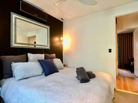 3 Storey Home Close Walk To Fox Studios SCG & City - Accommodation Redcliffe 20