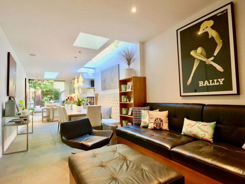 3 Storey Home Close Walk To Fox Studios SCG & City - Accommodation Redcliffe 12