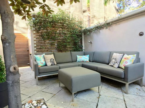 3 Storey Home Close Walk To Fox Studios SCG & City - Accommodation Redcliffe 4