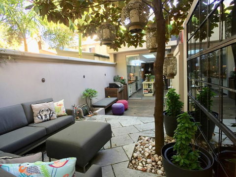 3 Storey Home Close Walk To Fox Studios SCG & City - Accommodation Redcliffe 15