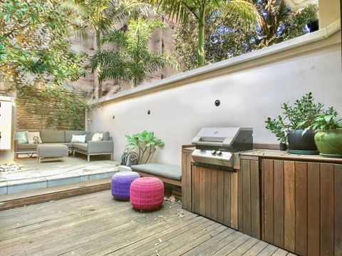 3 Storey Home Close Walk To Fox Studios SCG & City - Accommodation Redcliffe 18